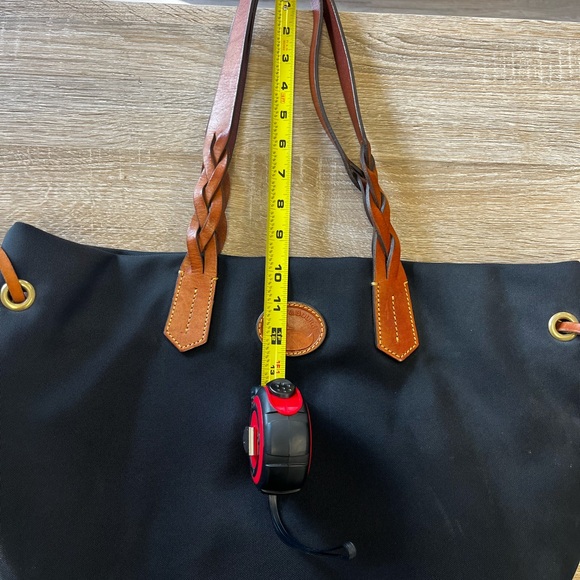 Dooney & Bourke blk tote - Picture 15 of 15